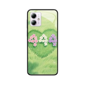 Moto G14 en Engelgetallen 444 op het hartvormige gazon