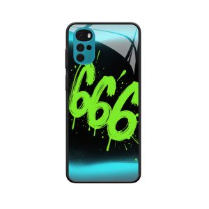 Straatkunst van Moto G22 en Engelgetallen 666 in de nacht